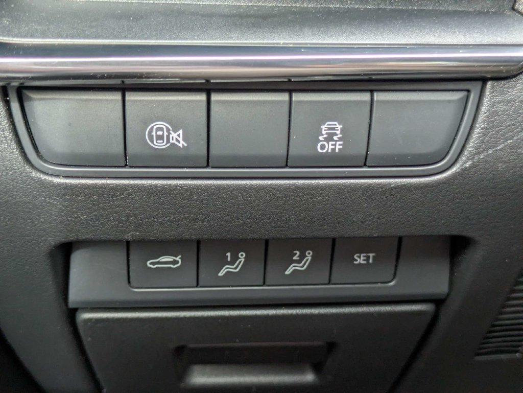 Used 2025 MAZDA MAZDA3 s FWD image 23