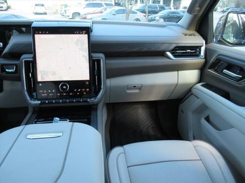 Used 2025 GMC Yukon Denali image 13
