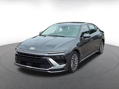 Used 2025 Hyundai Sonata SEL FWD image 5