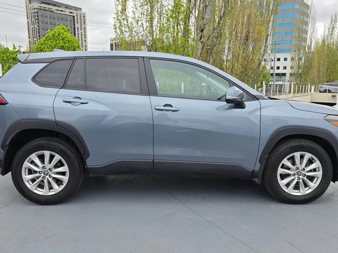 Used 2024 Toyota Corolla Cross LE AWD/4WD image 2