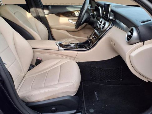 Used 2018 Mercedes-Benz C 300 Sedan image 7
