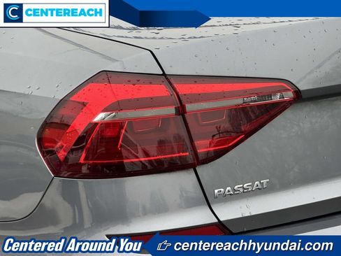Used 2018 Volkswagen Passat 2.0T R-Line image 8