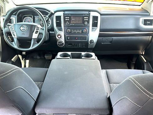 Used 2017 Nissan Titan SV w/ Heavy Duty GAWR Package AWD/4WD image 20