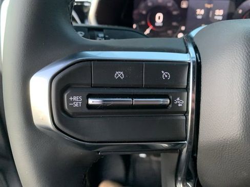 New 2025 GMC Canyon Elevation w/ Convenience Package image 16