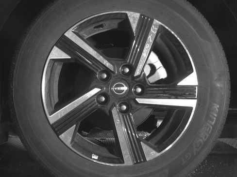 Used 2025 Nissan Sentra SV FWD image 14