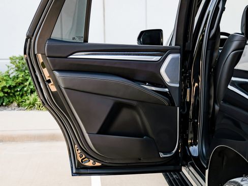 Used 2025 Cadillac Escalade V image 87