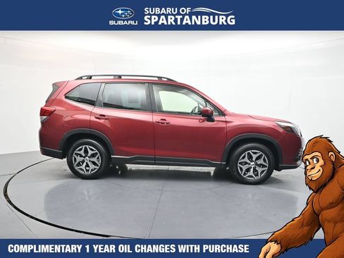 Used 2023 Subaru Forester Premium AWD/4WD image 9