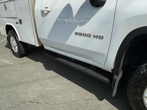 Used 2022 Chevrolet Silverado 3500 LT w/ Convenience Package image 15