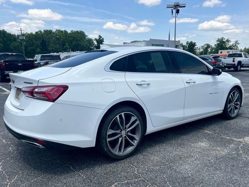 Used 2022 Chevrolet Malibu Premier FWD image 3