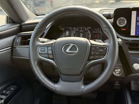 Used 2024 Lexus ES 250 w/ Premium Package AWD/4WD image 9