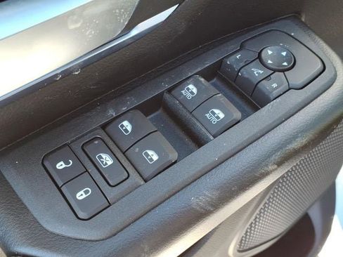 New 2026 RAM 1500 4x4 Crew Cab image 16