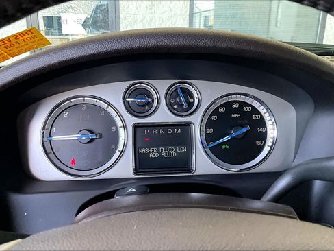 Used 2013 Cadillac Escalade Luxury RWD image 25