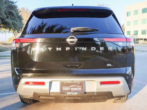 Used 2022 Nissan Pathfinder SL image 6