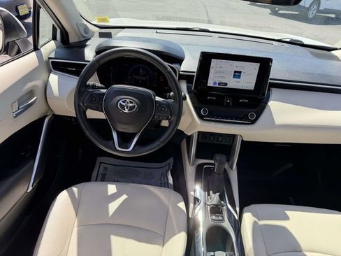 Used 2023 Toyota Corolla Cross XLE w/ Convenience Package AWD/4WD image 16