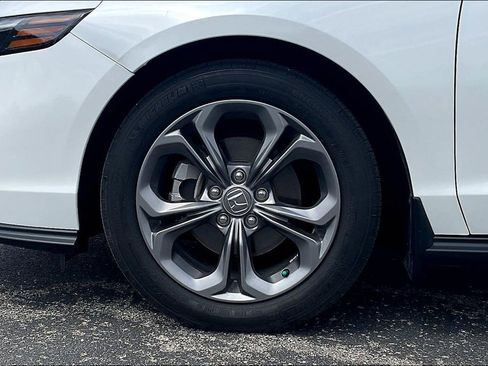 Certified 2024 Honda Accord EX image 15