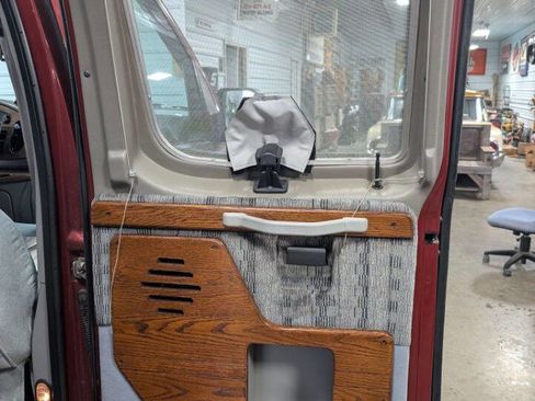 Used 1997 Ford E-250 and Econoline 250 Heavy-Duty Extended image 19