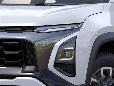 New 2026 Chevrolet Equinox ACTIV AWD/4WD image 10