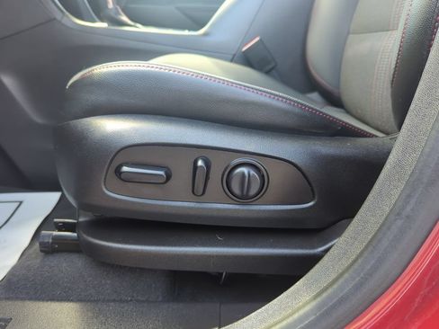 Certified 2024 Chevrolet Equinox RS FWD image 22