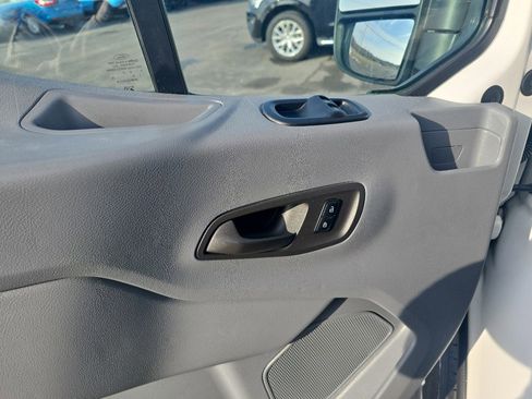 Used 2017 Ford Transit 250 130 Low Roof image 19