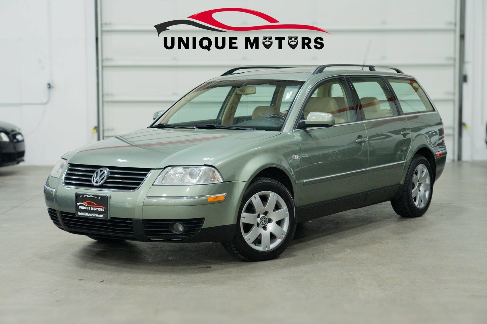 Used 2002 Volkswagen Passat GLX AWD/4WD image 1