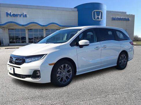 New 2026 Honda Odyssey Touring image 2
