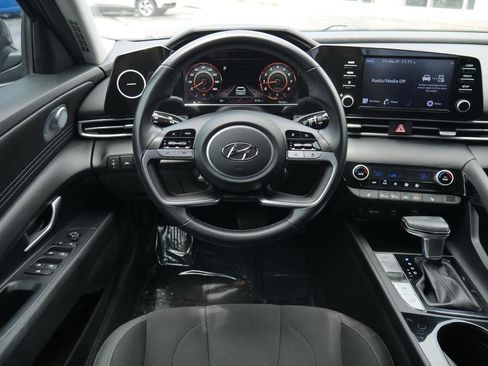 Used 2021 Hyundai Elantra SEL w/ Convenience Package FWD image 32