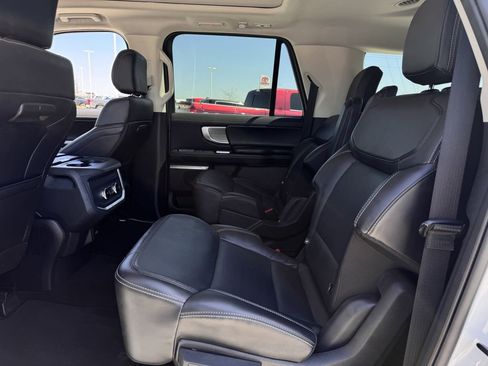 Used 2025 Ford Expedition Max Platinum AWD/4WD image 30