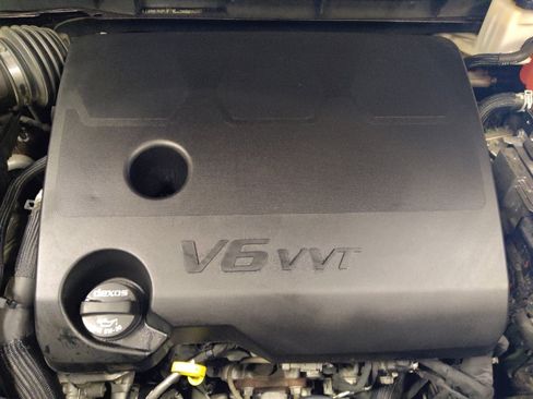 Used 2021 Chevrolet Traverse LT image 30