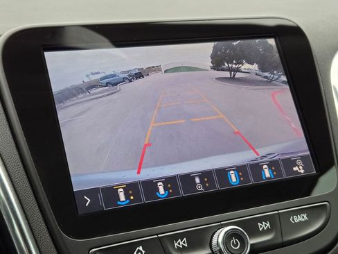 Used 2020 Chevrolet Equinox Premier image 19