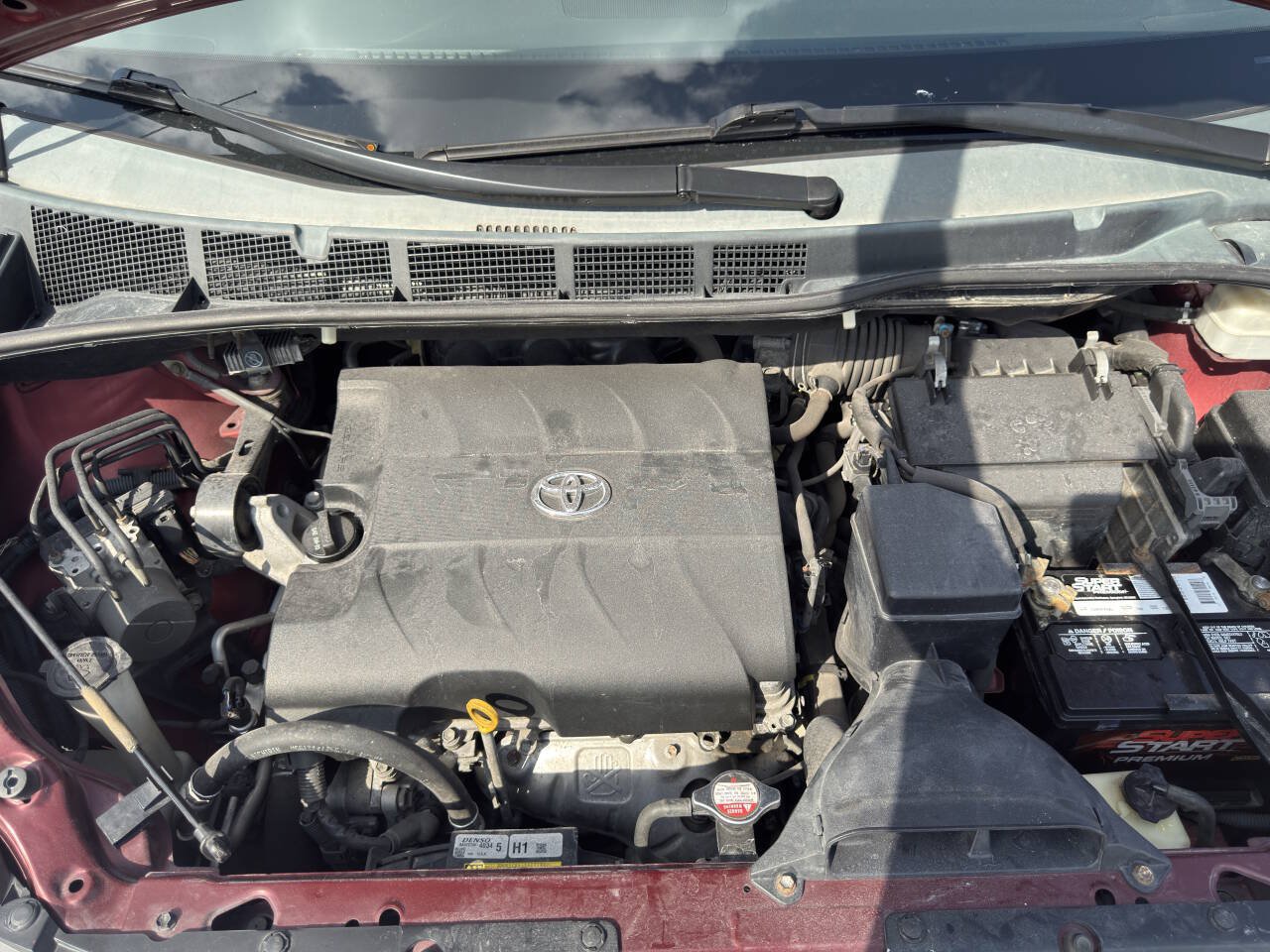 Used 2011 Toyota Sienna XLE FWD image 4