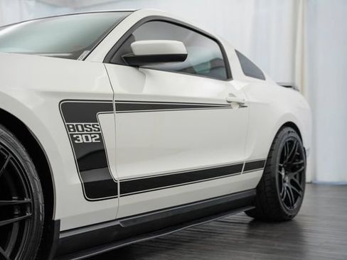 Used 2012 Ford Mustang Boss 302 w/ Boss 302 Accessory Pkg RWD image 31