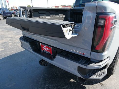 Certified 2025 GMC Sierra 2500 AT4 w/ AT4 Premium Plus Package AWD/4WD image 18