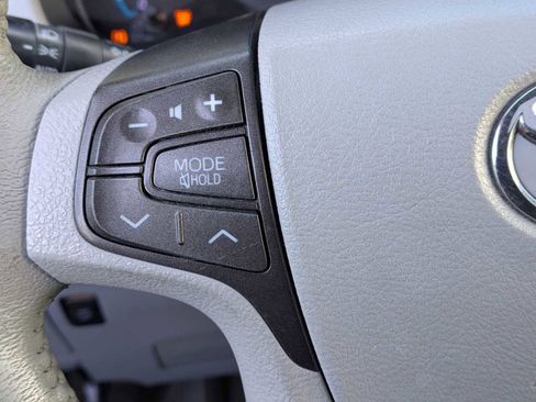 Used 2012 Toyota Sienna Limited image 24