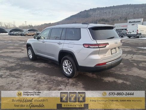 Used 2023 Jeep Grand Cherokee L Laredo image 6
