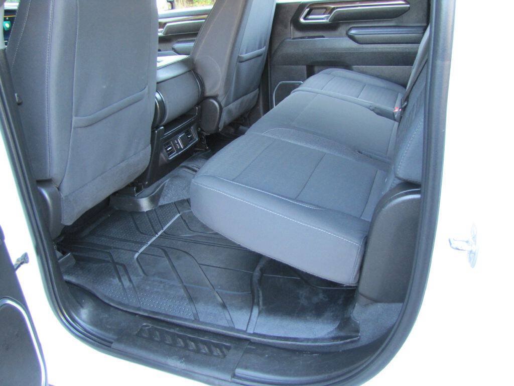 Used 2025 Chevrolet Silverado 2500 LT w/ Convenience Package AWD/4WD image 18