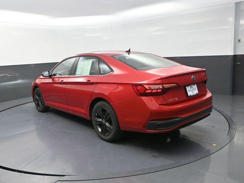 Used 2023 Volkswagen Jetta SE w/ Panoramic Sunroof Package FWD image 8