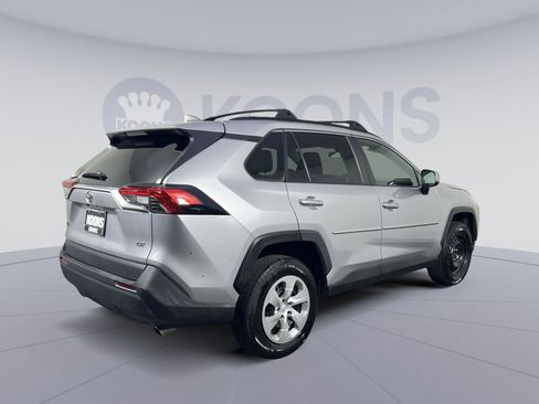 Used 2021 Toyota RAV4 LE image 7