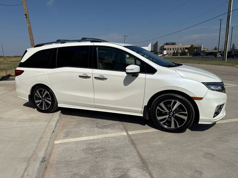 Used 2018 Honda Odyssey Elite image 9