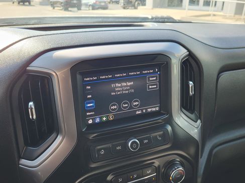 Used 2020 Chevrolet Silverado 2500 Custom w/ Custom Value Package image 24