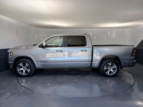 Used 2019 RAM 1500 Laramie AWD/4WD image 6