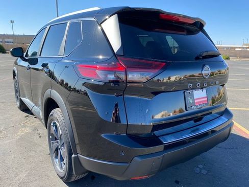 New 2026 Nissan Rogue SV w/ SV Premium Package image 4