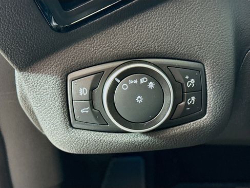 Used 2017 Ford Escape Titanium w/ Equipment Group 301A AWD/4WD image 10