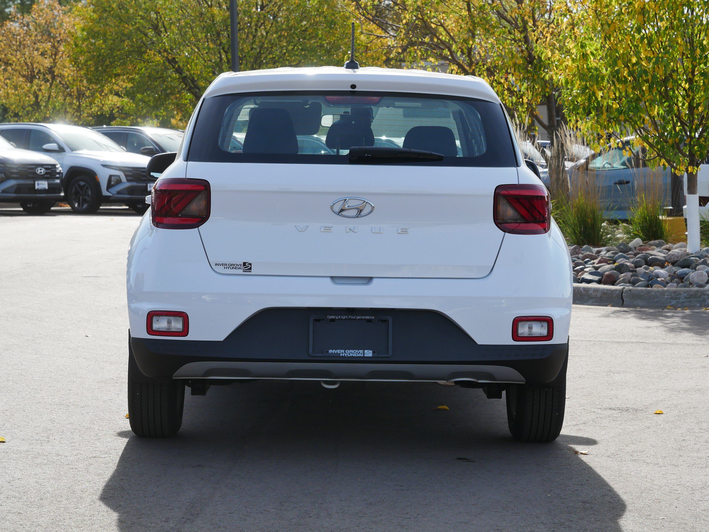 Used 2023 Hyundai Venue SE FWD image 7