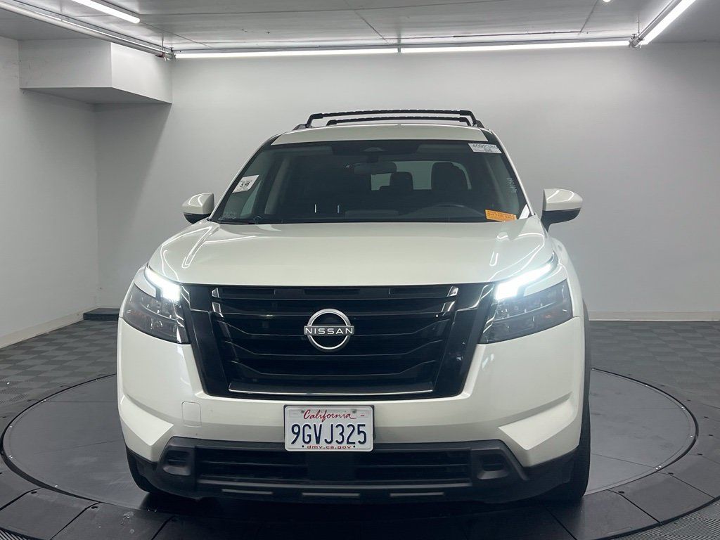 Used 2023 Nissan Pathfinder SV w/ Black Appearance Package FWD image 4