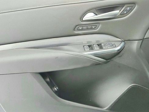 Used 2025 Cadillac XT4 Premium Luxury image 11