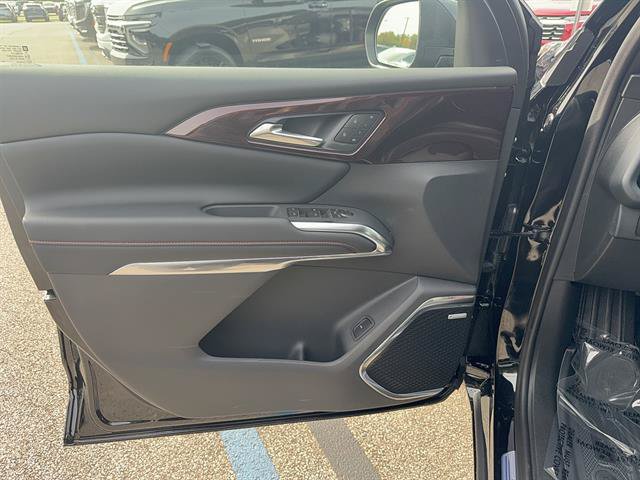 New 2027 Chevrolet Traverse RS w/ LPO, Floor Liner Package AWD/4WD image 21
