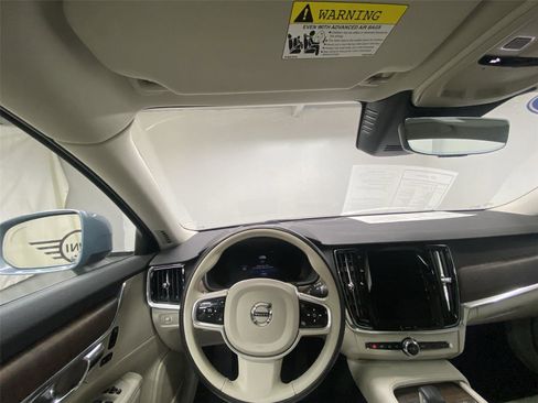 Used 2022 Volvo V90 B6 Cross Country w/ Advanced Package AWD/4WD image 30
