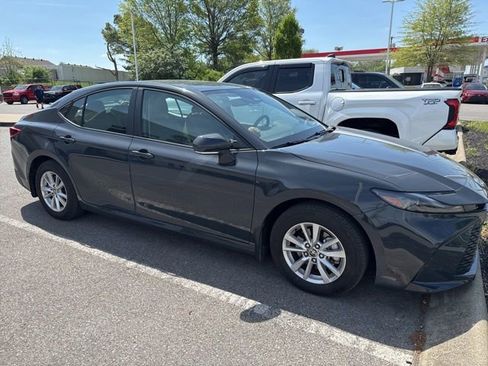 Used 2025 Toyota Camry LE image 1