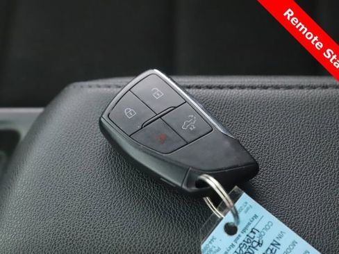 Used 2022 GMC Sierra 1500 Pro w/ Pro Value Package AWD/4WD image 3