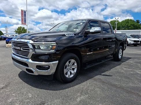 Used 2023 RAM 1500 Laramie AWD/4WD image 3